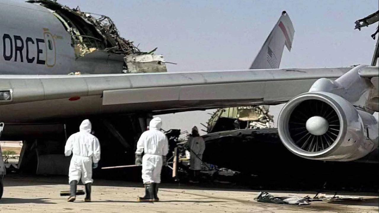 FOTO: Pesawat AWACS Seharga Rp4,5 Triliun Milik AS Hancur dalam Serangan Iran
