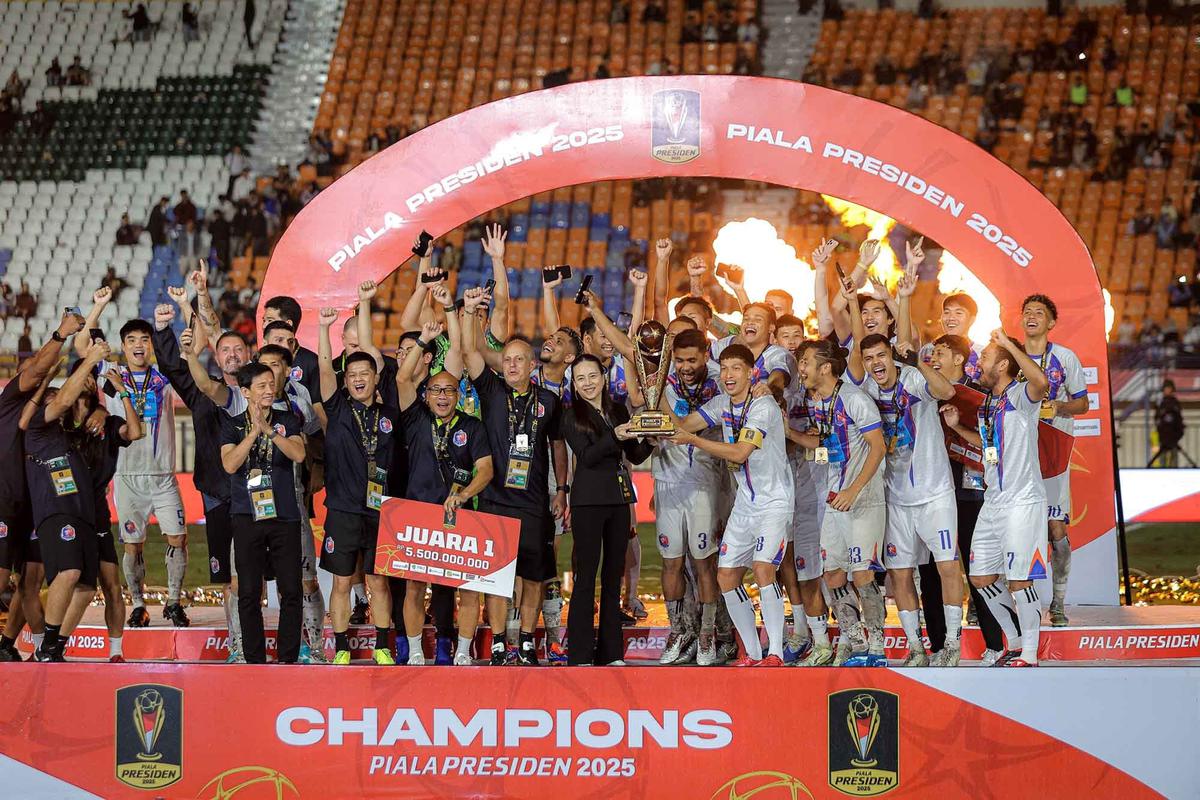 FOTO: Penutupan Piala Presiden 2025 Dihiasi Aksi 1.400 Drone Memukau