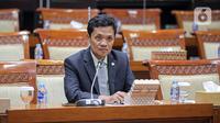 "Pimpinan dan anggota Komisi III yang saya hormati, perlu kami sampaikan bahwa pimpinan DPR RI telah menerima surat dari pimpinan Fraksi Partai Gerindra Nomor A787 Fraksi Gerindra DPR RI tanggal 3 Juli 2023. Perihal penyampaian penggantian Wakil Ketua Komisi III DPR RI dari Fraksi Partai Gerindra," kata Dasco. (Liputan6.com/Faizal Fanani)