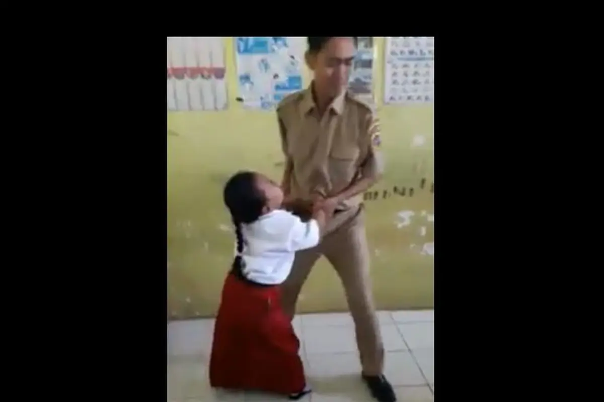 [Bintang] Video Bocah SD Disuntik, Bikin Ketawa Sekaligus Sedih