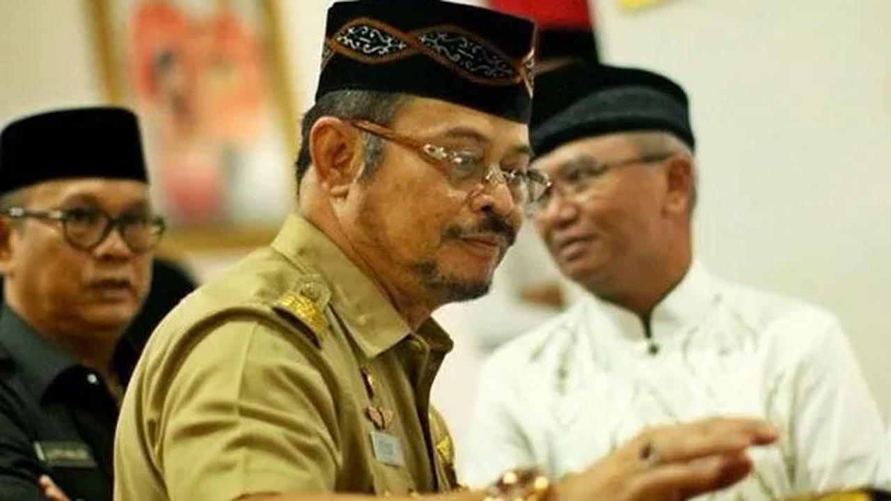 <br>SYL memerintahkan bawahannya untuk melakukan penarikan dari eselon 1 dan eselon 2 dalam bentuk uang tunai, transfer bank hingga pemberian barang dan jasa.