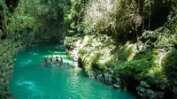 Paket Wisata Green Canyon Pangandaran. (Sumber: anekatempatwisata.com)