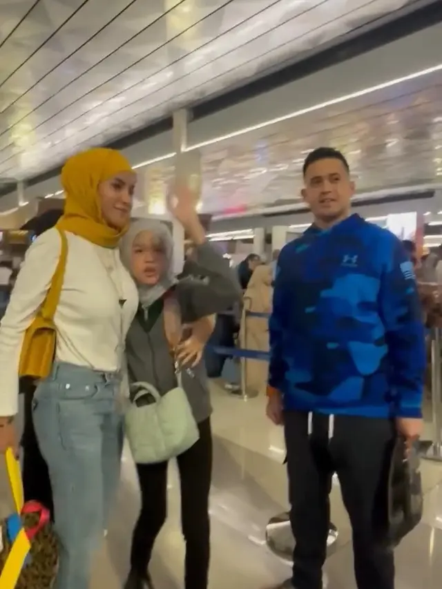 Momen Olla Ramlan dan Aufar Hutapea Antar Anak yang Akan Liburan ke Jepang. (instagram/ollaramlan, instagram/aufar.hutapea)
