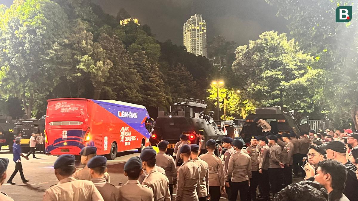 Dikawal Barracuda Depan Belakang, Bus Timnas Bahrain Disorakin Sepanjang Perjalanan ke GBK