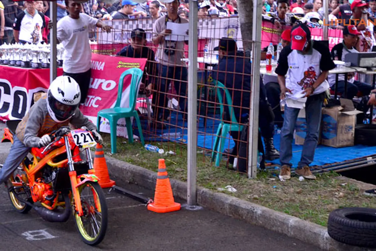 drag-bike-131006c.jpg