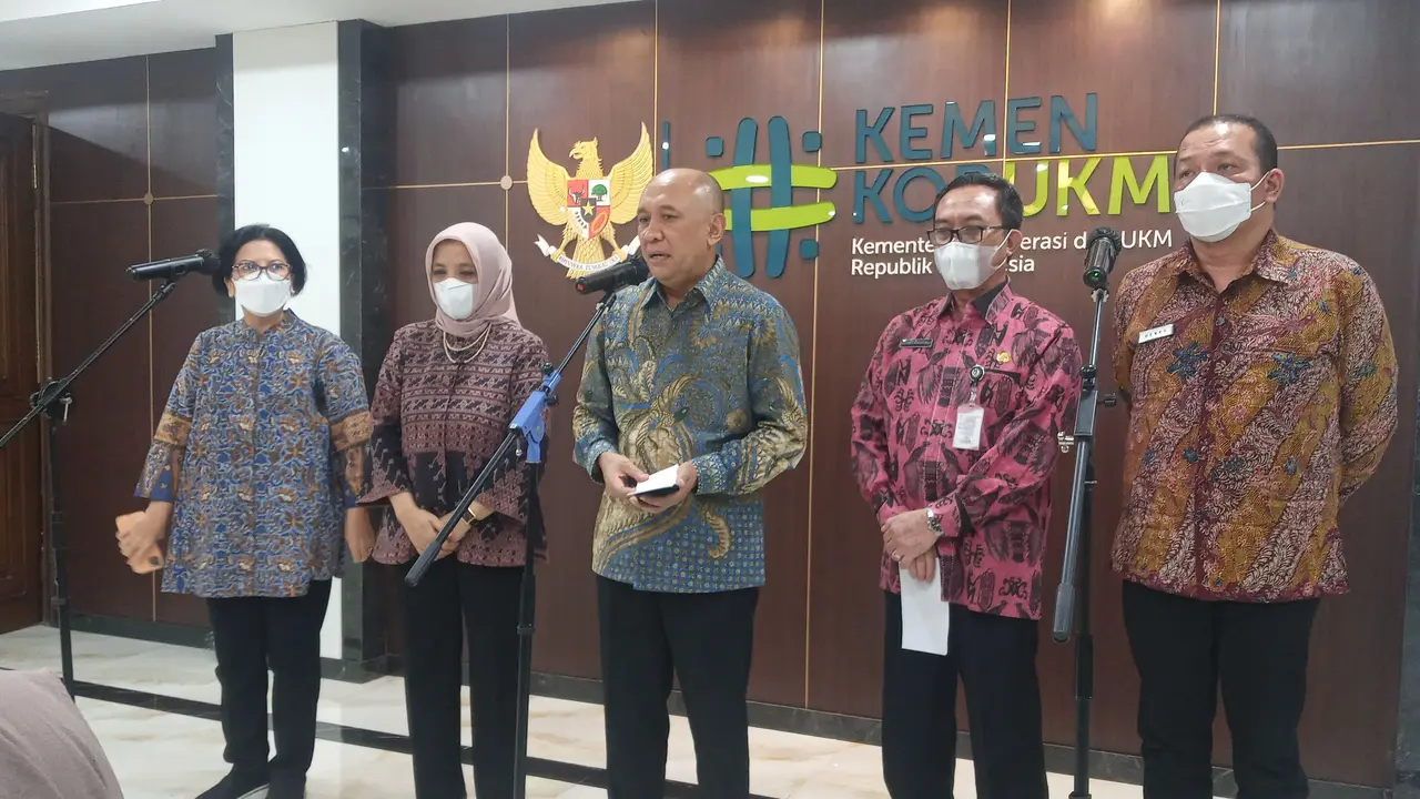 Menteri Koperasi dan UKM Teten Masduki dalam konferensi pers di Kementerian Koperasi dan UKM, Kamis (12/5/2022).
