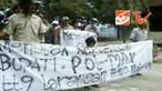 Warga mengetahui aktivitas penambangan di galian C di Kelurahan Andreapi, Polman, Sulbar, merusak lingkungan. Namun mereka kesulitan mendapatkan pekerjaan lain. 