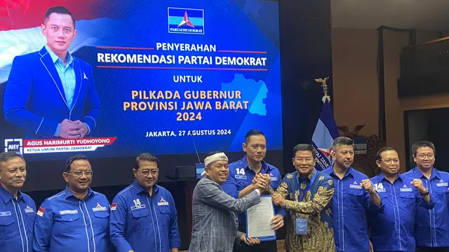 Partai Demokrat secara resmi memberikan dukungan persyaratan pemilihan kepala daerah (Pilkada) 2024 atau B1KWK ke tiga wilayah, Jawa Barat, Jawa Tengah dan Jakarta. (Liputan6.com/M Radityo Priyasmoro)