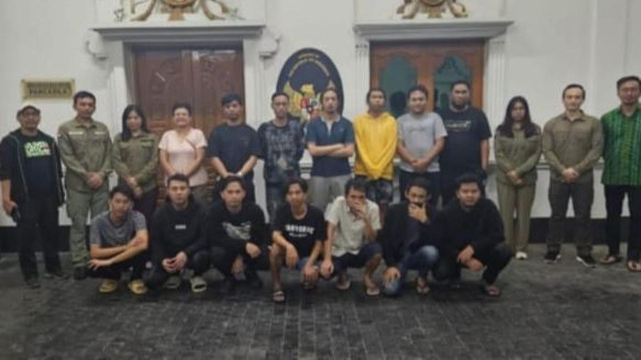Kepala Pusat Penerangan (Kapuspen) TNI Laksamana Muda (Laksda) Julius Widjojono menegaskan, pihaknya memerangi segala bentuk Tindak Pidana Perdagangan Orang (TPPO).