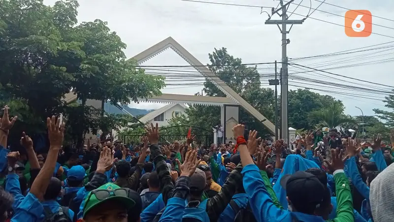 demo menolak kenaikan harga bbm di Kota Palu