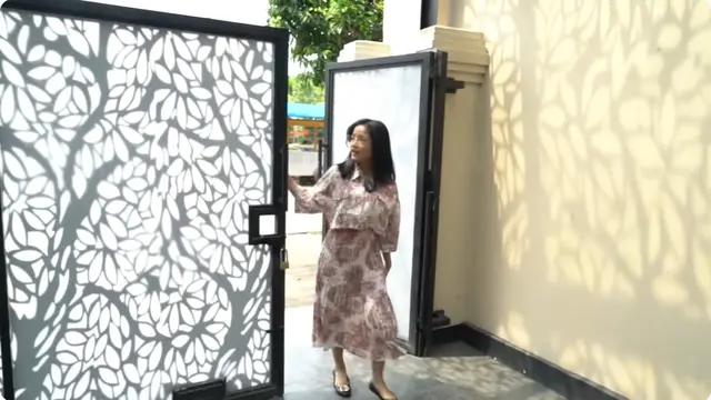 5 Potret Garasi Rumah Fadil Jaidi, Model Kanopi Laser Cutting Bermotif Artistik