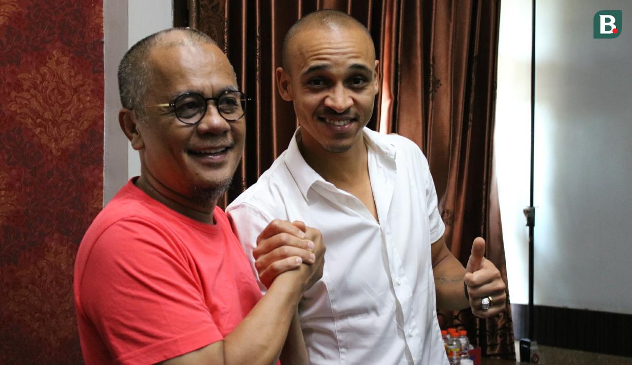 Seperti diketahui, Tim Garuda kembali gagal menjuarai Piala AFF. Pada edisi 2020, Timnas Indonesia kalah agregat 2-6 dari Thailand dalam laga final di National Stadium, Kallang, Singapura. (Bola.com/Aditya Wany)