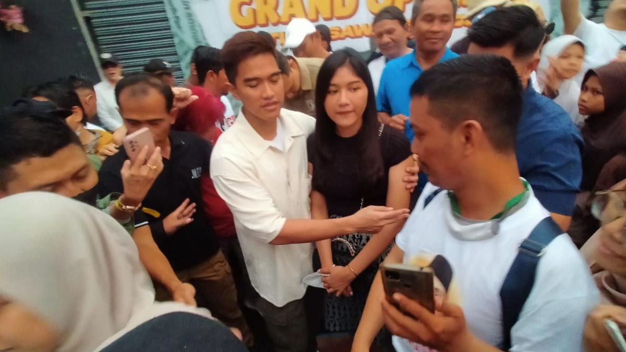 Putra bungsu Presiden Joko Widodo (Jokowi), Kaesang Pangarep pertama kali menyambangi Kota Depok.