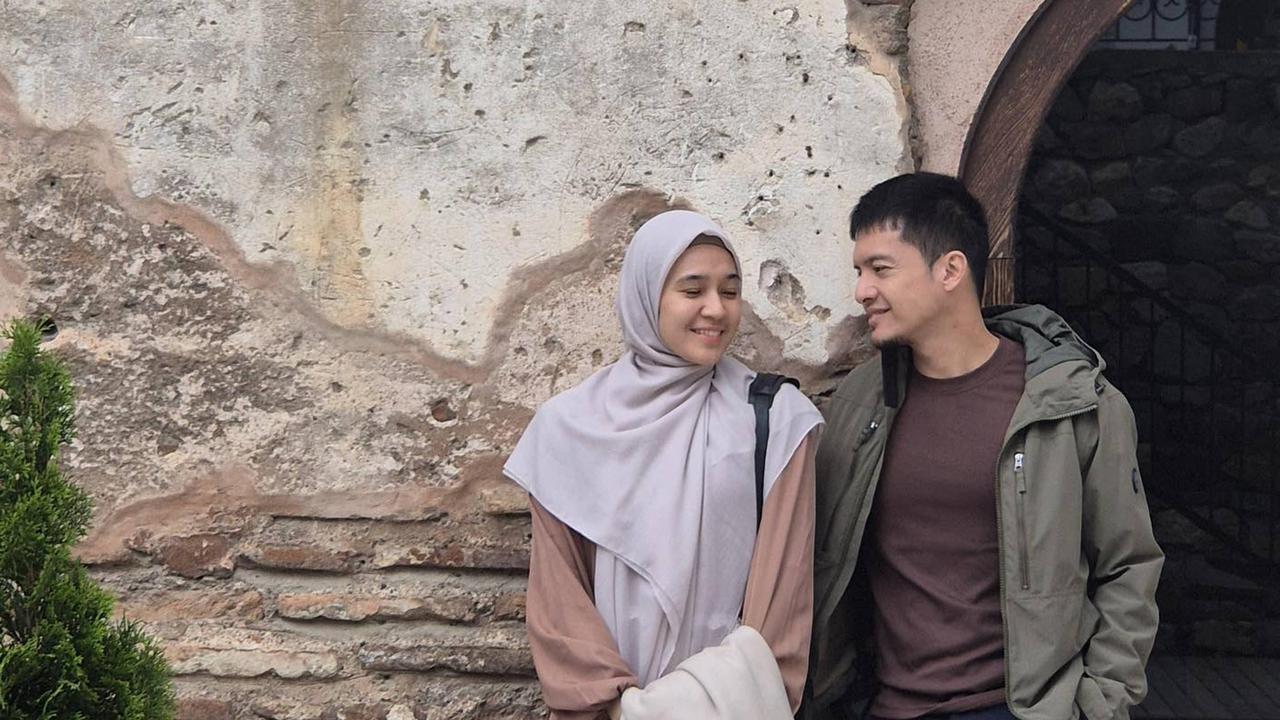 Dhini Aminarti dan Dimas Seto saat Liburan ke Turki (Instagram/@dhiniaminarti)