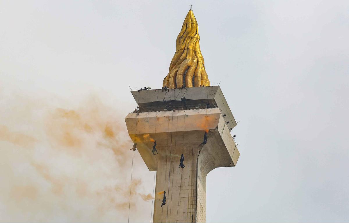 FOTO: 140 Ribu Prajurit TNI Siap Unjuk Kekuatan di HUT ke-80, Gladi Bersih Digelar di Monas