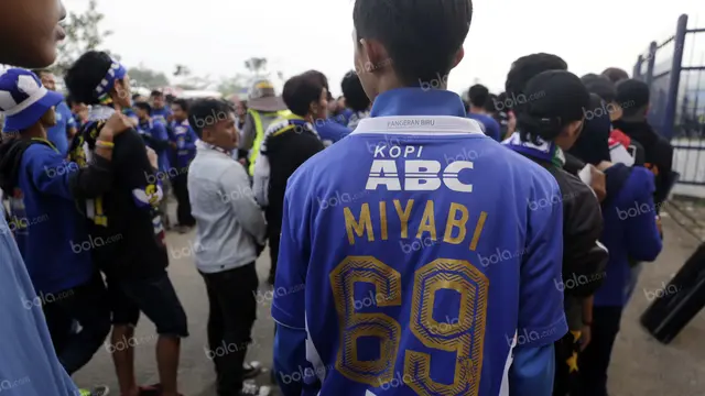 Kreativitas Bobotoh Persib, Mulai dari Miyabi hingga Bad Boyz