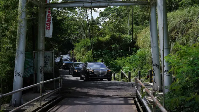 Sedan Luxury Rakitan Lokal Manjakan Semua Indera Saat Road Trip