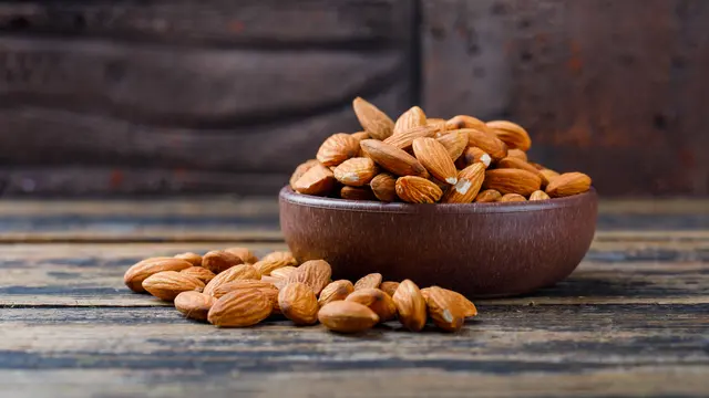 10 Daftar Camilan Sehat yang Lezat dan Rendah Kalori (photo by freepik.com)