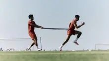 Ragnar Oratmangoen dan Sandy Walsh saat menjalani sesi latihan bersama Timnas Indonesia di Bali United Training Center, Sabtu (18-7-2026). (Bola.com/Alit Binawan)
