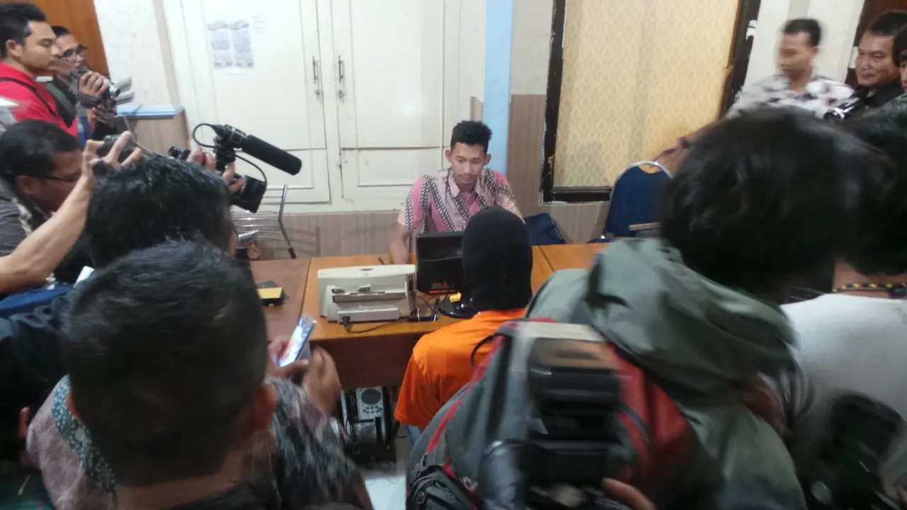 Ini Motif Pengunggah Foto Mesum Wanita Berseragam PNS Bandung 