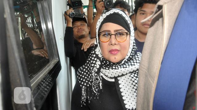 4 Hal Terkait Ratu Dangdut Elvy Sukaesih Positif Covid 19 News Liputan6 Com