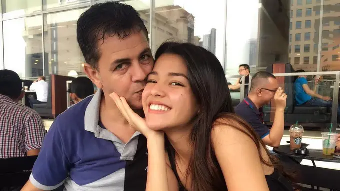 6 Potret Kebersamaan Susan Sameh dan Ayahnya yang Berdarah Mesir, Penuh Kehangatan