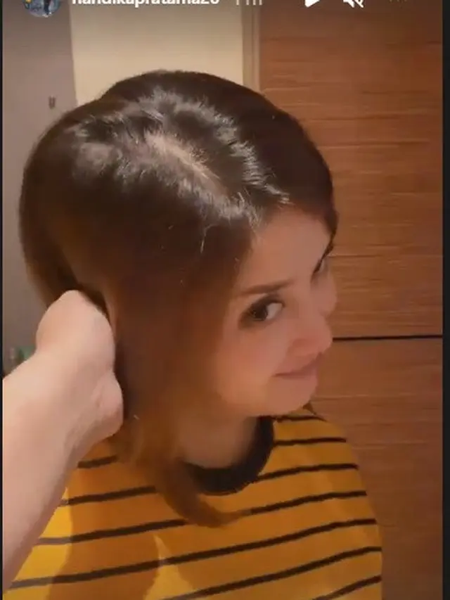 Rosiana Dewi kini bergaya rambut pendek (Foto: Instagram/handikapratama20)