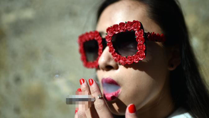 Kenapa Banyak Wanita Muda Memilih Jadi Perokok Ini 5 Alasannya Citizen6 Liputan6 Com