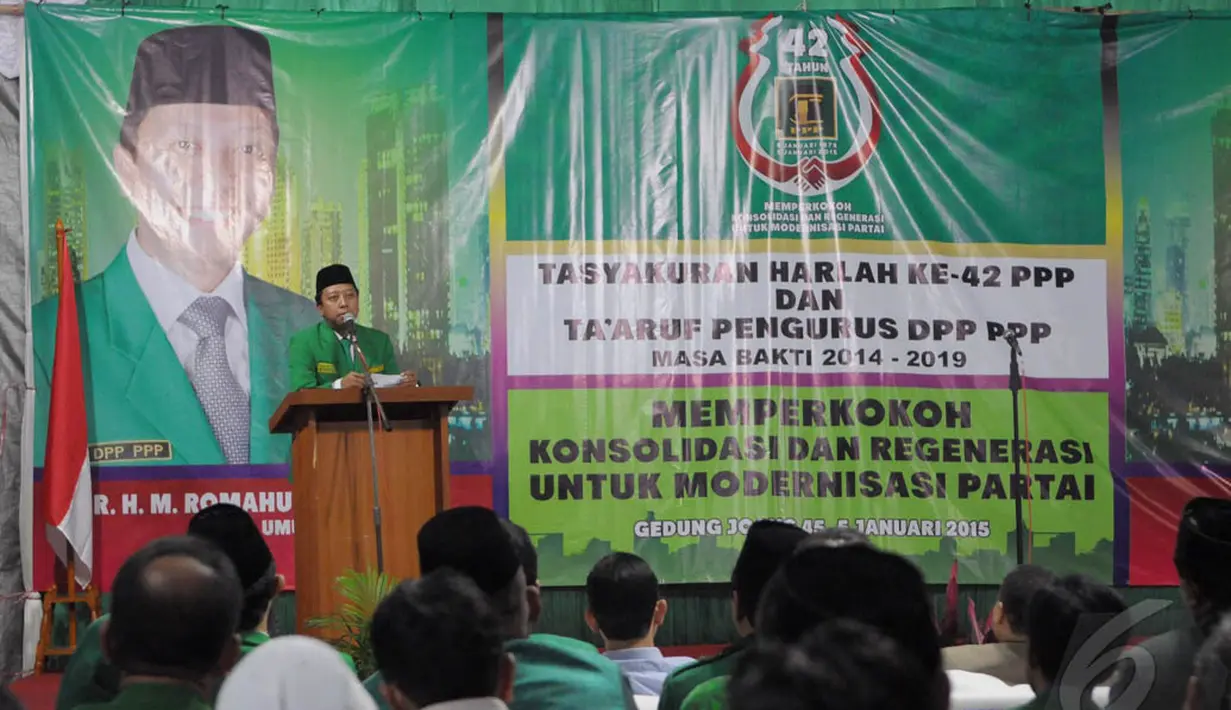 Ketum PPP versi Munas Surabaya, M. Romahurmuziy memberikan sambutan saat acara Harlah ke-42 PPP di Gedung Joang 45, Jakarta, Senin (5/1/2015). (Liputan6.com/Andrian M Tunay)
