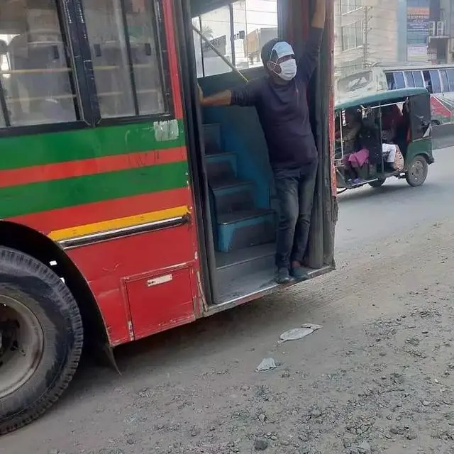 Akal-akalan Penumpang Bus untuk Mencegah Mabuk Perjalanan, Mau Coba? (ist)
