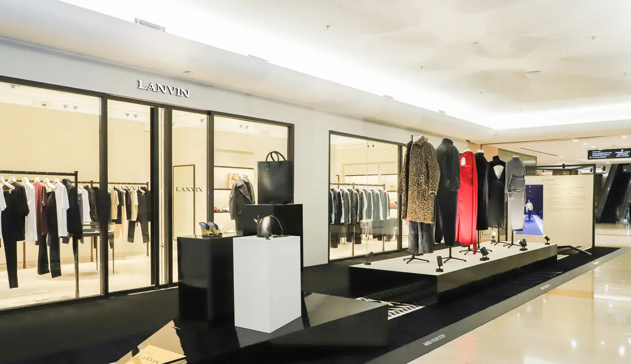 Terinspirasi dari harta karun arsip, Peter Copping memutuskan untuk menggunakan arsip yang telah menjadi identitas Lanvin selama lebih dari seabad. Bentuk geometrisnya digunakan untuk merepresentasikan lantai berpola kamar mandi pribadi Jeanne Lanvin. Didesain ulang untuk busana masa kini, kreasi ini menjembatani masa lalu, masa kini, dan masa depan melalui bentuknya yang terinspirasi oleh geometris.