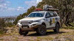 Mengubah bumper depan menjadi lebih tinggi membuat approach angle MU-X jadi lebih baik untuk mencapai fleksibilitas off-road yang tinggi. Auning dan berbagai perlengkapan lain bisa untuk menunjang kenyamanan kala berkemah. (Source: whichcar.com.au)