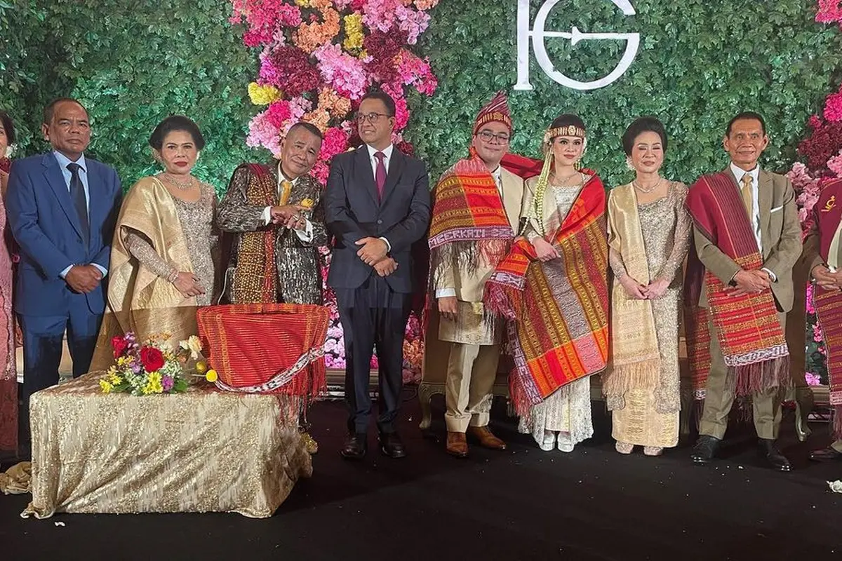 Anies Baswedan dalam pernikahan putra Hotman Paris Hutapea. (Instagram/ hotmanparisofficial)