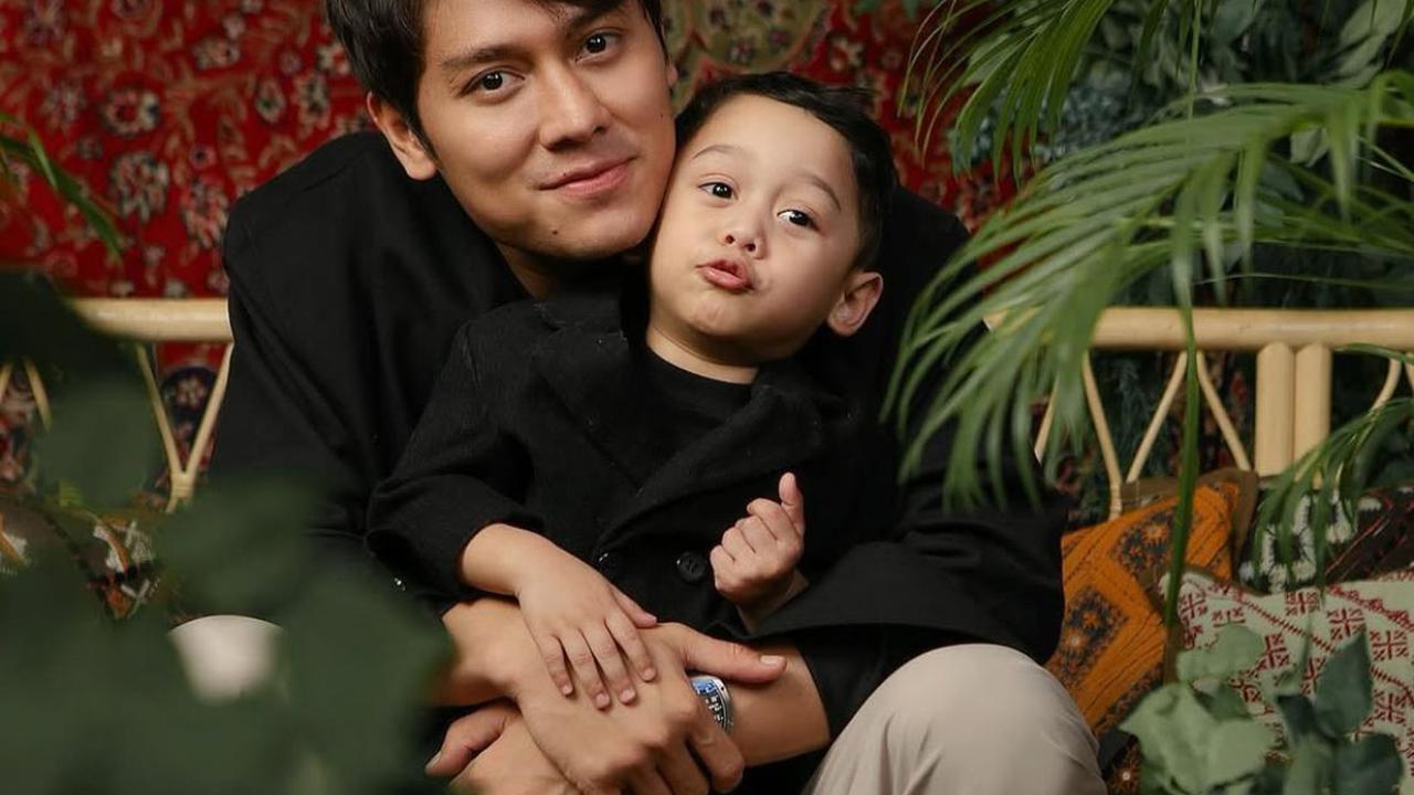 Photoshoot Keluarga Lesti Kejora dan Rizky Billar, Menantikan Anggota Baru