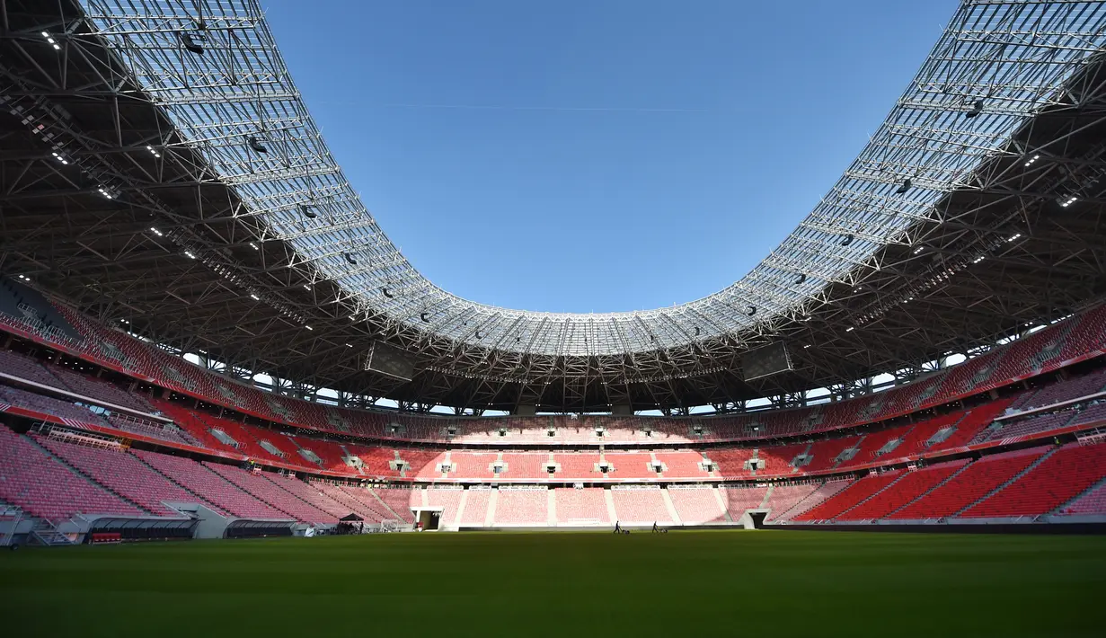 Pemandangan dalam stadion sepak bola Puskas Arena di Budapest, Hungaria, Senin (11/11/2019). Puskas Arena akan menggelar satu pertandingan di babak 16 besar Piala Eropa 2020. (ATTILA KISBENEDEK/AFP)