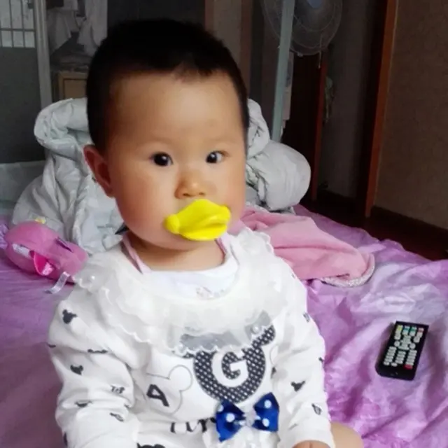 Potret Empeng Bayi Ini Bikin Ketawa, Lucu Banget