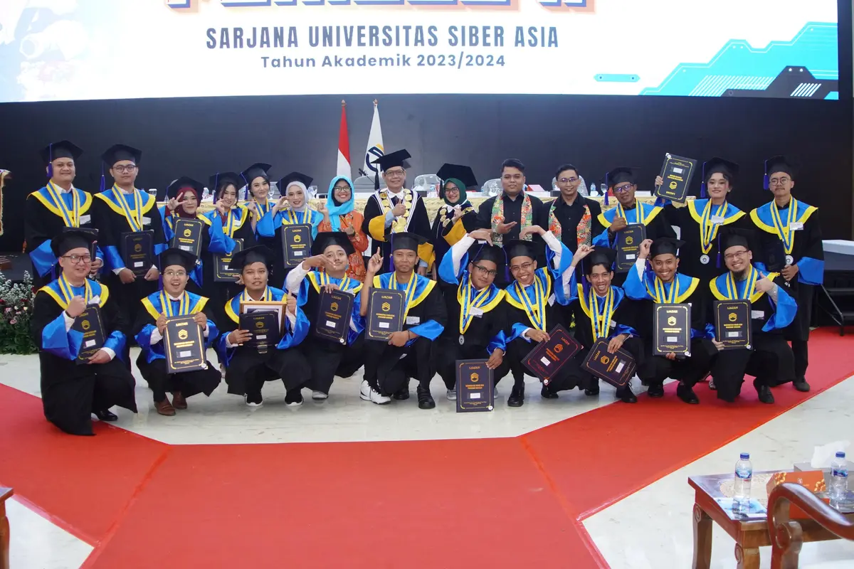 UNSIA Targetkan Top 10 Asia, Gelar Wisuda Hybrid Penuh Inovasi