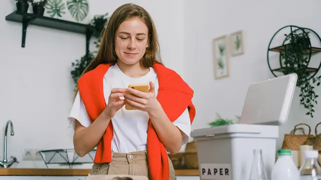 bekerja karir sukses mandiri cantik tersenyum santai