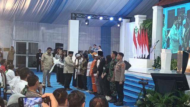 Presiden Prabowo Subianto melaksanakan akad massal 26.000 KPR Sejahtera FLPP (Fasilitas Likuiditas Pembiayaan Perumahan). (Foto: Liputan6.com/Maulandy Y)