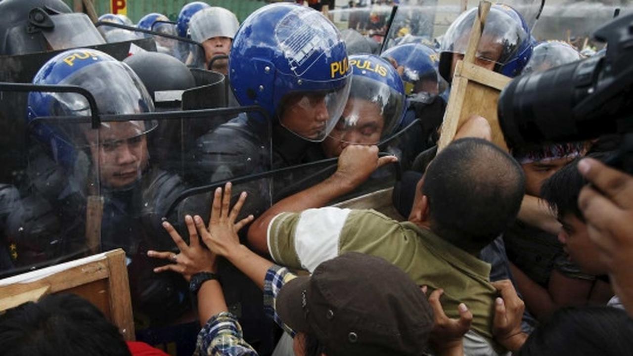 Mencekamnya aksi demonstrasi anti APEC di Filipina