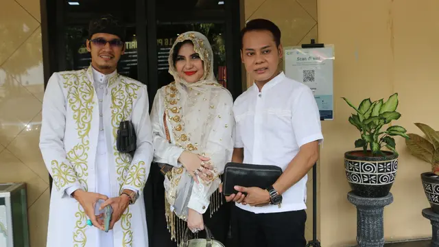 Eko Mega Bintang Berbagi 5000 Takjil Bersama Kapolsek Kalideres