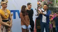 Bintang Saur Sepuh The Series seperti Cut Meyriska dan Samuel Zylgwyn melakukan promo Saur Sepuh di acara Car Free Day (CFD) di Jalan M.H. Thamrin, Jakarta, Minggu (6/8/2017). (Instagram)