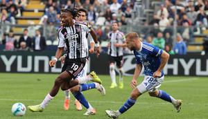Juventus menelan kekalahan 0-2 dari Como 1907 pada laga pekan ke-7 Serie A di&nbsp;Stadio Giuseppe Sinigaglia, Como, Minggu (19/10/2025) malam WIB. (Antonio Saia/LaPresse via AP)