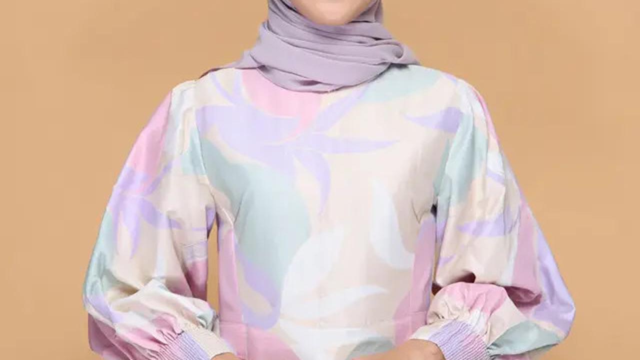10 Model Gamis Batik Syar'i Slim Fit tapi Tetap Sopan, Kekinian di 2025
