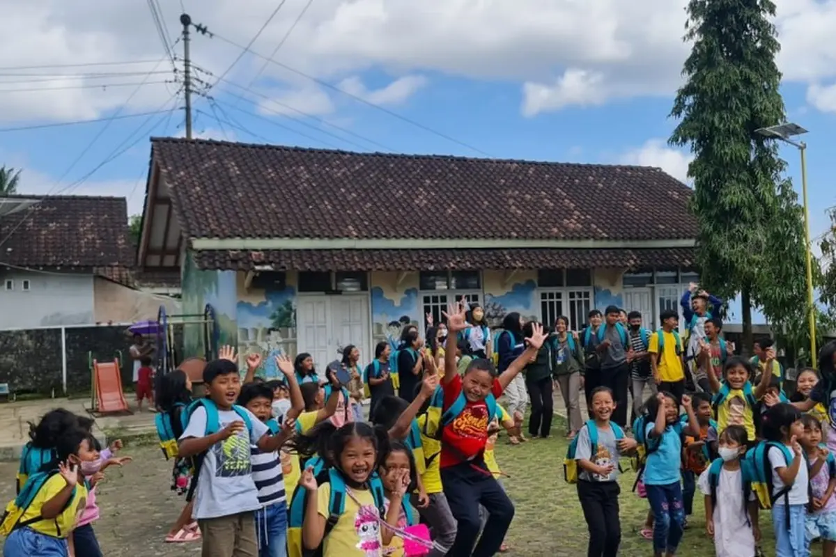 Anak-anak dan remaja di SMB Vihara Damma Panna Kalimanggis, Kaloran, Temanggung. (Foto: Kemenag.go.id/Liputan6.com)