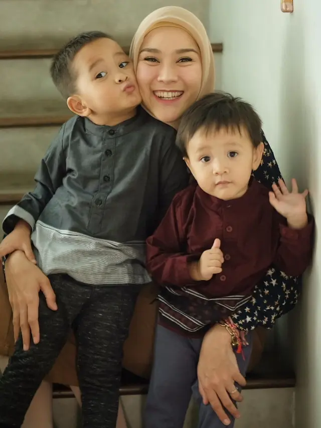 Masih Balita, 6 Potret Anak Seleb Tanah Air saat Pakai Baju Koko Ini Bikin Gemas