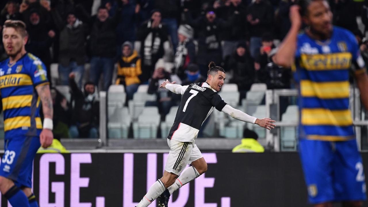 Striker Juventus Cristiano Ronaldo saat melawan Parma (MARCO BERTORELLO / AFP)