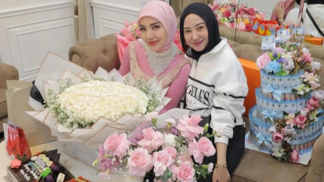 Elegan dan Berkelas! 5 Potret Ruang Tamu Bella Shofie Bergaya Klasik Modern