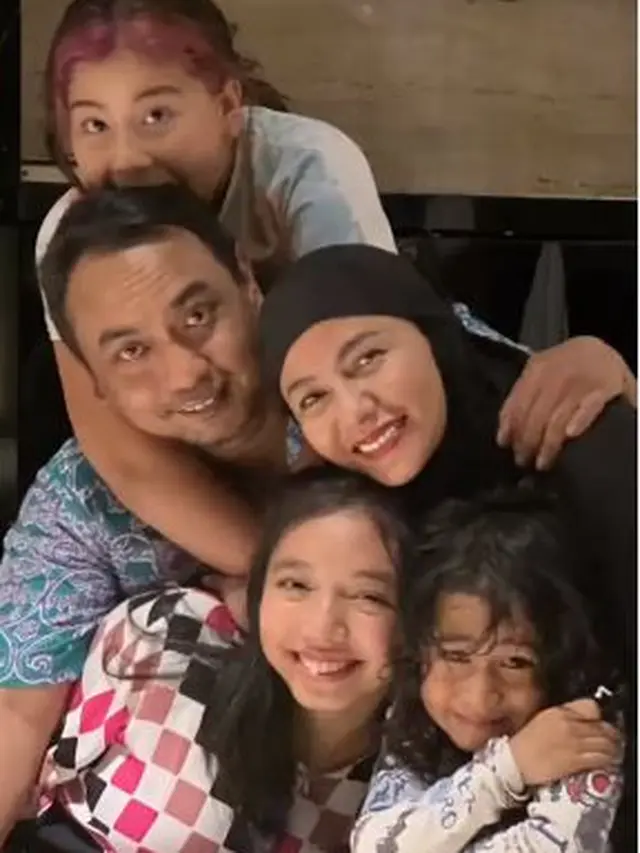 Meisya SIregar dan Bebi Romeo berangkat haji (Instagram/meisya__siregar)