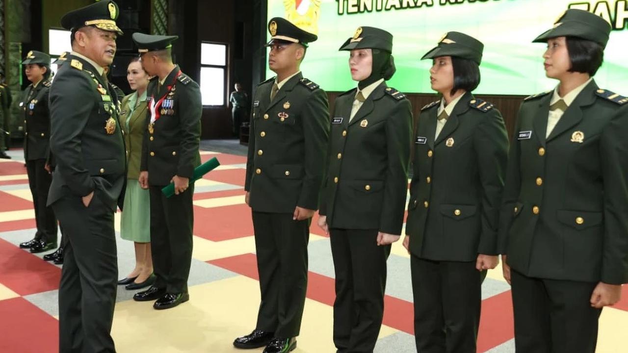 FOTO: Kasad Lantik Dua Puluh Perwira Khusus TNI AD Berprestasi Olahraga